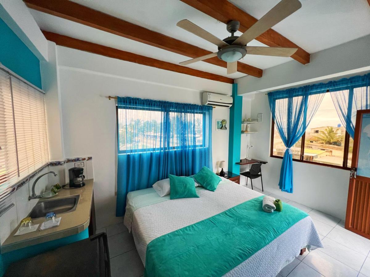 Hotel Sun Island à Puerto Villamil Extérieur photo