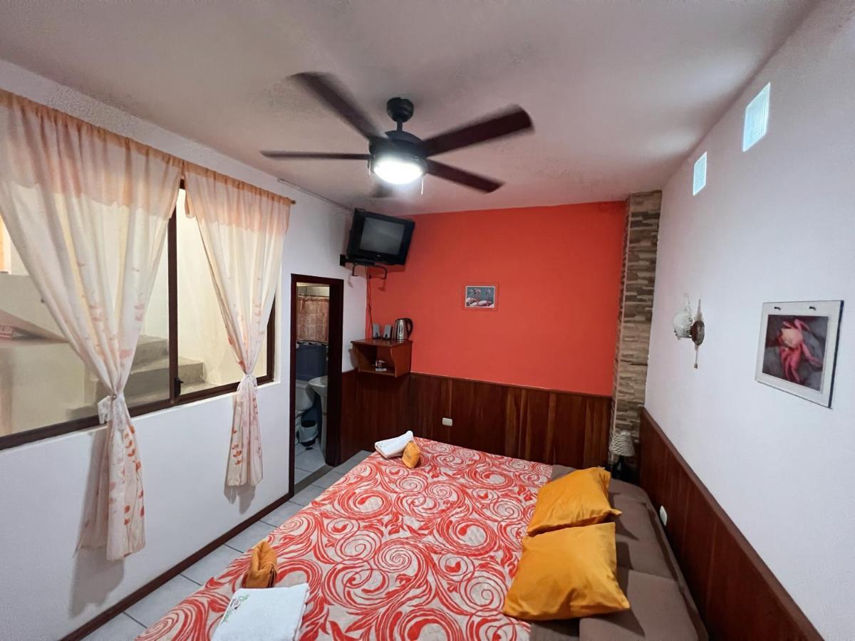 Hotel Sun Island à Puerto Villamil Extérieur photo