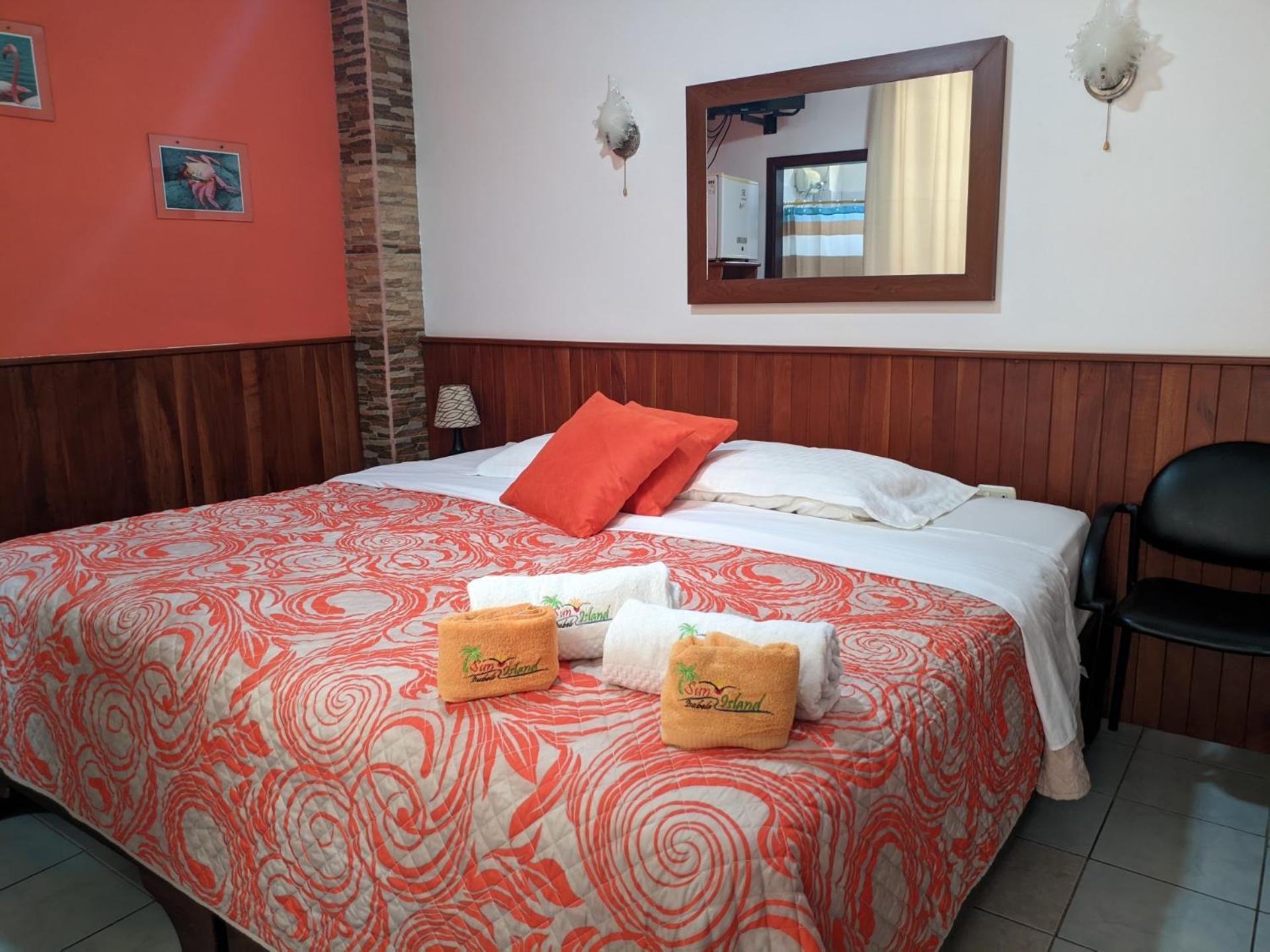 Hotel Sun Island à Puerto Villamil Extérieur photo