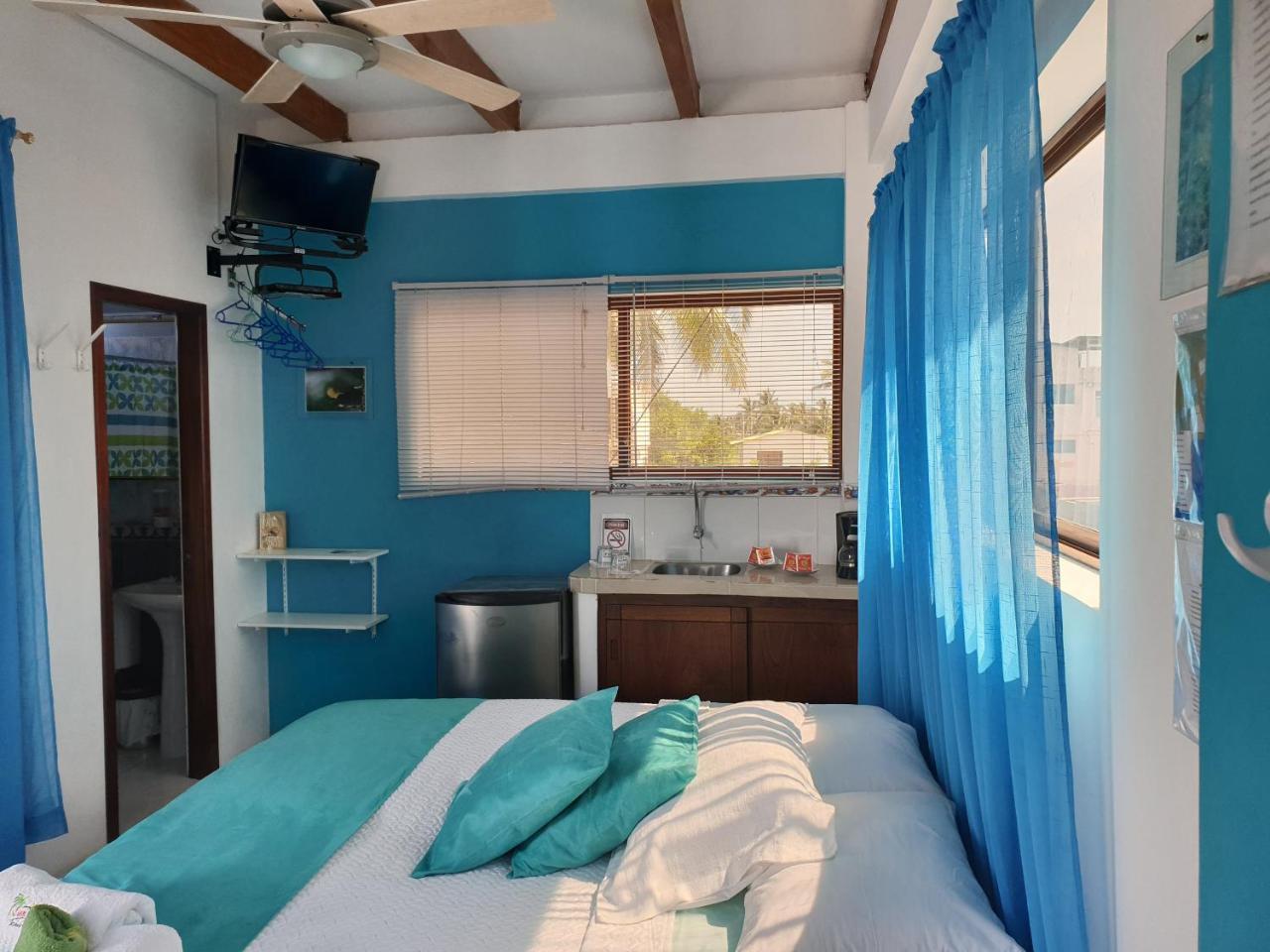 Hotel Sun Island à Puerto Villamil Extérieur photo